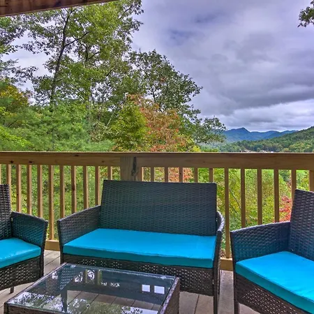 Serene Escape With Mountain Views, Near Dtwn!